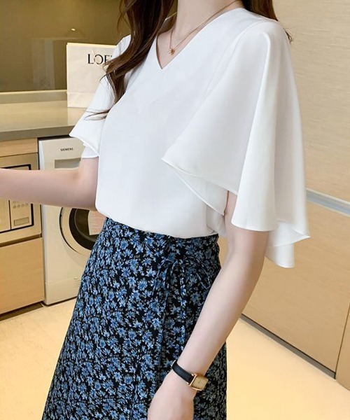 Miniministore(ミニミニストア)の「Vネックシフォンブラウス フレアスリーブ(シャツ/ブラウス・レディース・ベージュ/ホワイト・L/M)」の15枚目の写真