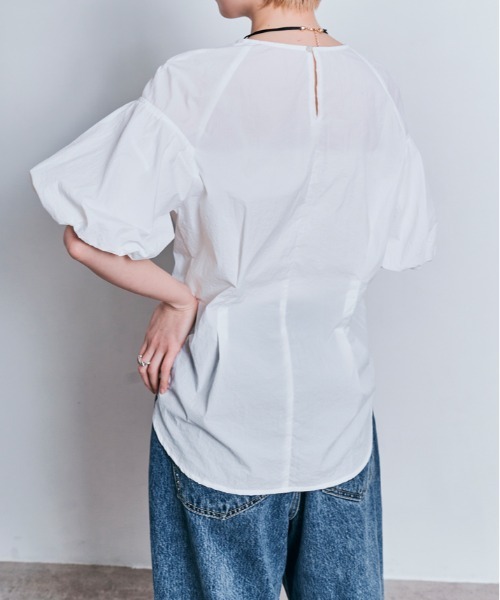 W:Huku（フーク）の「撥水 パフスリーブ シャーリング ラッシュガード（シャツ/ブラウス・レディース・チャコール/オフホワイト/ブラック・L/M）」の14枚目の写真