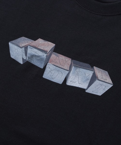XLARGE(エクストララージ)の「METAL DICE S/S TEE(Tシャツ/カットソー・メンズ・ブラック/ホワイト/ネイビー・XL/L/M/S)」の9枚目の写真
