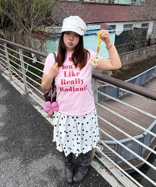 ViViDAY(ビビデー)の「ハート&英字プリント tシャツ(Tシャツ/カットソー・レディース・ピンク・M)」の5枚目の写真
