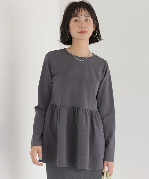 組曲(クミキョク)の「ソフトダンボール ビスチェ風カットソー(Tシャツ/カットソー・レディース・グレー系/ホワイト系・2/3)」の2枚目の写真