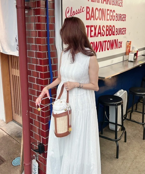 DONOBAN(ドノバン)の「【シャーリングが目を惹くふんわりと広がるティアードワンピース】ワンピース シャーリング ティアード ドレス スカート レディース ノースリーブ フレア ロングワンピース ワンピ 韓国 ゴム シャーリング Donoban 春 夏 大人 マタニティ 着痩せ(ワンピース・レディース・ブラック/ホワイト・ONE SIZE)」の12枚目の写真