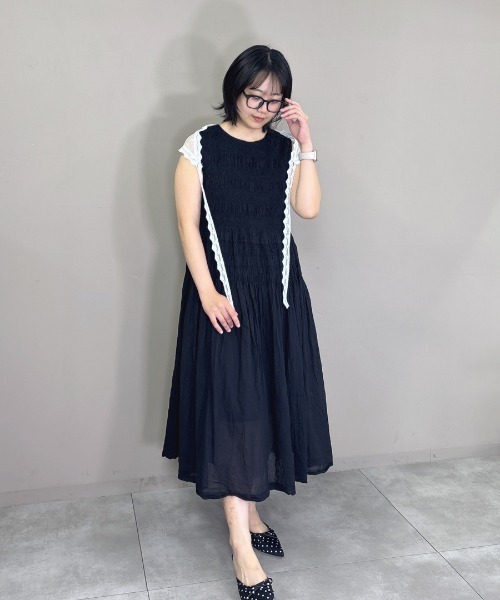 DONOBAN(ドノバン)の「【シャーリングが目を惹くふんわりと広がるティアードワンピース】ワンピース シャーリング ティアード ドレス スカート レディース ノースリーブ フレア ロングワンピース ワンピ 韓国 ゴム シャーリング Donoban 春 夏 大人 マタニティ 着痩せ(ワンピース・レディース・ブラック/ホワイト・ONE SIZE)」の18枚目の写真