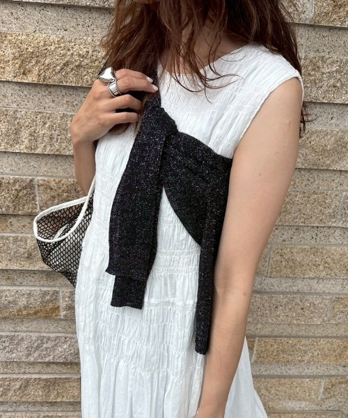 DONOBAN(ドノバン)の「【シャーリングが目を惹くふんわりと広がるティアードワンピース】ワンピース シャーリング ティアード ドレス スカート レディース ノースリーブ フレア ロングワンピース ワンピ 韓国 ゴム シャーリング Donoban 春 夏 大人 マタニティ 着痩せ(ワンピース・レディース・ブラック/ホワイト・ONE SIZE)」の4枚目の写真
