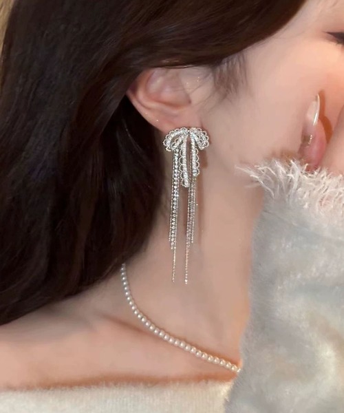 LA VORAGINE(ラ ヴォラジネ)の「銀メッキレース編みリボンピアス アレルギー対応(ピアス(両耳用)・レディース・A/B/D/C・FREE)」の3枚目の写真