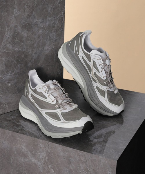 HOKA(ホカ)の「U STINSON ONE7 1168931-CLLR(スニーカー・メンズ・グレー・28.5cm/28cm/26cm/26.5cm/27.5cm/27cm)」の1枚目の写真