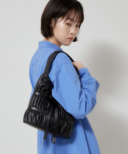 HIROKO HAYASHI(ヒロコハヤシ)の「CRESPA(クレスパ)ワンショルダーバッグ(トートバッグ・レディース・ブラック・00)」の4枚目の写真
