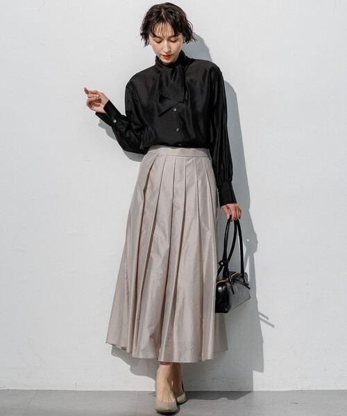 23区(ニジュウサンク)の「ナチュラルシアーオーガンジー ボウタイ ブラウス(シャツ/ブラウス・レディース・スカイブルー系/ブラック系/アイボリー系・38/40)」の5枚目の写真