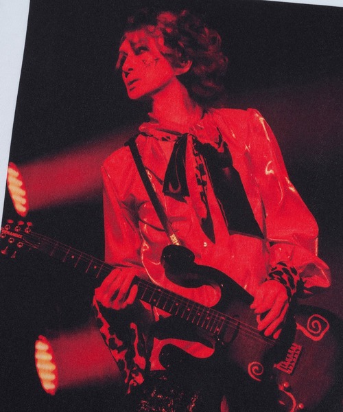 MEDICOM TOY（メディコムトイ）の「Amplifier “今井寿” TEE TSG35th（Tシャツ/カットソー・メンズ・ホワイト/ブラック・X-LARGE/MEDIUM/SMALL/LARGE）」の3枚目の写真