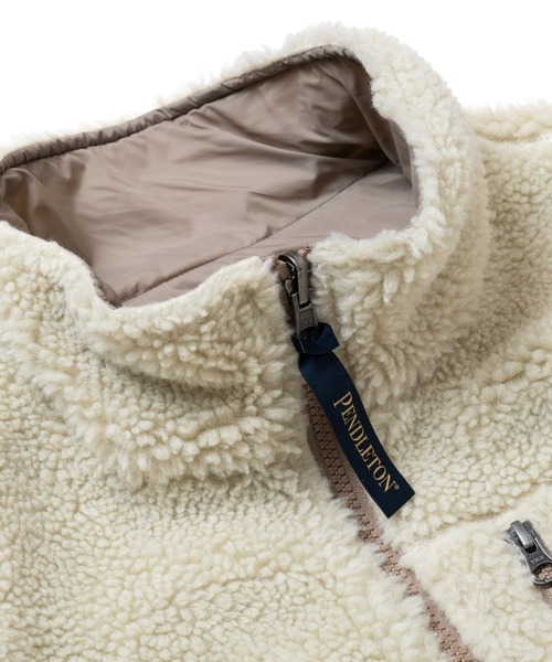 PENDLETON(ペンドルトン)の「リバーシブル ボアナイロンベスト(ベスト・メンズ・ブラック/ネイビー/ベージュ・MEDIUM/LARGE/SMALL)」の13枚目の写真
