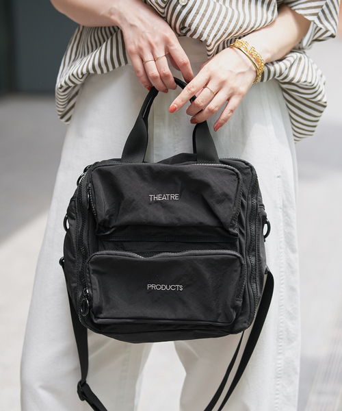 Spick & Span(スピックアンドスパン)の「《WEB限定 / 追加》THEATRE PRODUCTS / シアタープロダクツ VERTICAl 60(ショルダーバッグ・レディース・ブラウン/ブラック・FREE)」の5枚目の写真