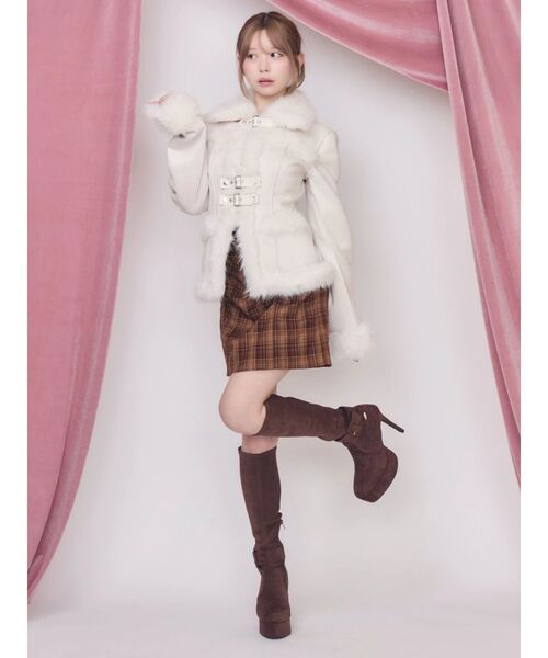 EATME(イートミー)の「ベルトデザインロングブーツ(ブーツ・レディース・グレー/ブラック/ブラウン・SMALL/MEDIUM/LARGE)」の5枚目の写真