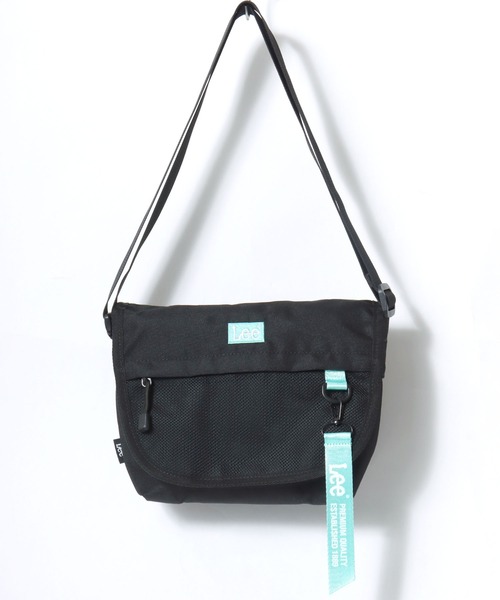 Lee（リー）の「Lee/リー 撥水 ロゴ ワンポイント刺繍 テープチャーム付き フラップショルダーバッグ/レディース メンズ（ショルダーバッグ・レディース・ブラック×ホワイト/ブラック×ブラック/ブラック×グリーン/ブラック×パープル/ブラック×ピンク・FREE）」の9枚目の写真