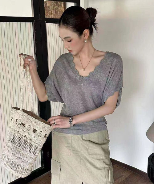 Girly Doll(ガーリードール)の「ウェーブカット半袖ドルマンニット(Tシャツ/カットソー・レディース・ブラック/グレー/ホワイト・FREE)」の4枚目の写真