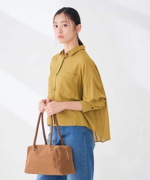 a.v.v(アーヴェヴェ)の「シアー クロップドバックタック シャツ 【洗える】(シャツ/ブラウス・レディース・マスタード/ブラック/ブラウン/グリーン・40/38)」の5枚目の写真