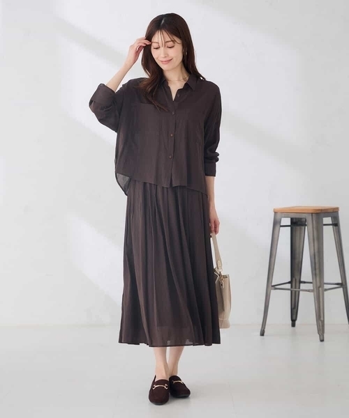 a.v.v(アーヴェヴェ)の「シアー クロップドバックタック シャツ 【洗える】(シャツ/ブラウス・レディース・マスタード/ブラック/ブラウン/グリーン・40/38)」の13枚目の写真