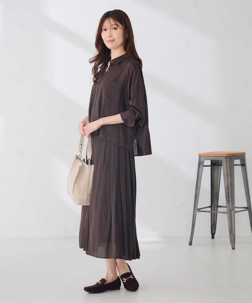 a.v.v(アーヴェヴェ)の「シアー クロップドバックタック シャツ 【洗える】(シャツ/ブラウス・レディース・マスタード/ブラック/ブラウン/グリーン・40/38)」の14枚目の写真