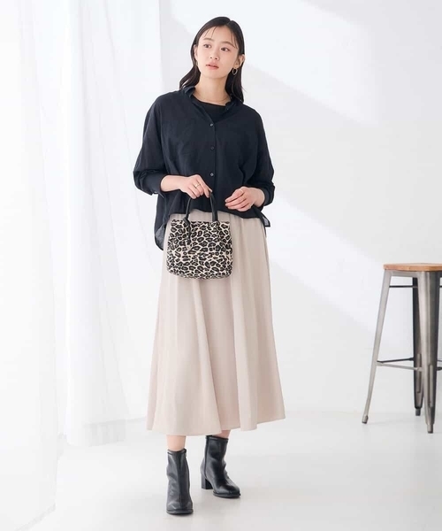 a.v.v(アーヴェヴェ)の「シアー クロップドバックタック シャツ 【洗える】(シャツ/ブラウス・レディース・マスタード/ブラック/ブラウン/グリーン・40/38)」の19枚目の写真