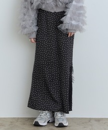 Tiny EDEN（タイニーエデン）の「【中野恵那 着用】サイドスリットサテンスカート（スカート）」