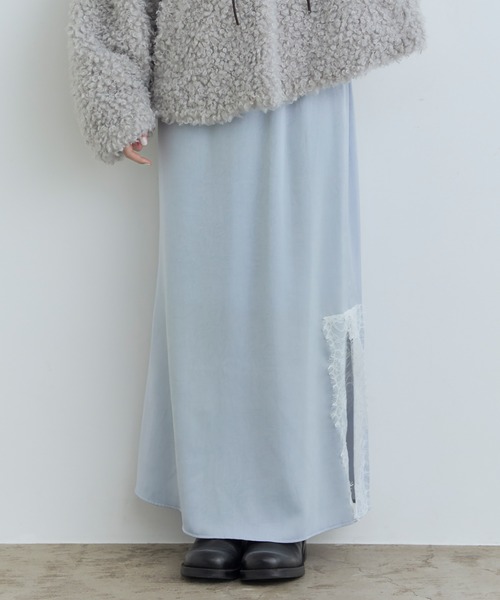 Tiny EDEN(タイニーエデン)の「【中野恵那 着用】サイドスリットサテンスカート(スカート・レディース・ドット/サックスブルー・FREE)」の2枚目の写真
