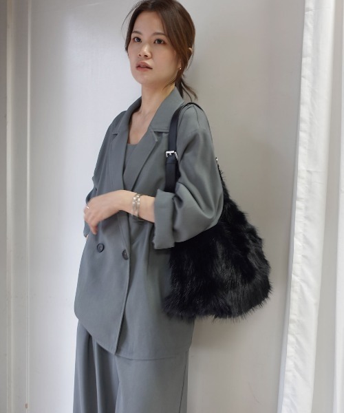 CORNERS(コーナーズ)の「シャギーファースクエアショルダーバッグ(ショルダーバッグ・レディース・ブラウン/ベージュ/ブラック/ボルドー・FREE)」の13枚目の写真