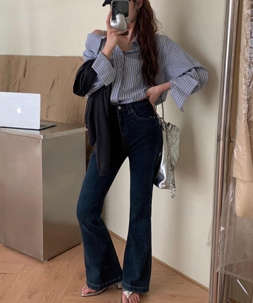 FAVORITO(ファヴォリート)の「オフショルダーストライプシャツ(シャツ/ブラウス・レディース・ブルー/ベージュ・F)」の16枚目の写真