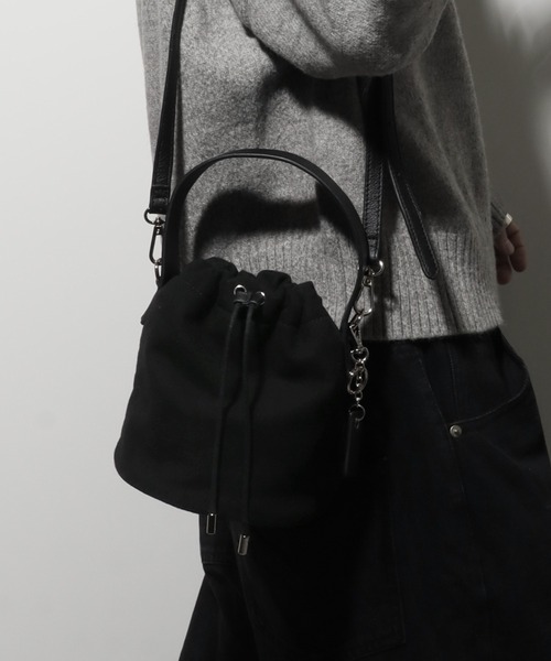 welise(ウェライズ)の「【welise×ADAMPATEK】リアルスウェードレザー 2wayキーチャーム 巾着ハンドバッグ/ショルダーバッグ(ショルダーバッグ・メンズ・ブラック・FREE)」の3枚目の写真