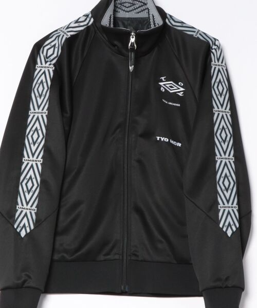 TOGA PULLA(トーガ プルラ)の「Track jacket UMBRO SP TC261-JC513(ブルゾン・レディース・ブラック/オフホワイト・MEDIUM)」の5枚目の写真