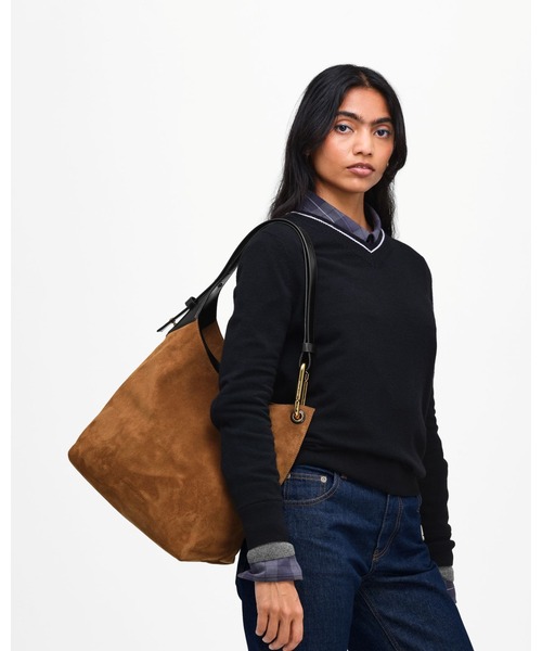 MARC JACOBS(マークジェイコブス)の「SCENE LARGE BUCKET IN SUEDE /シーン ラージ バケット スエード(ショルダーバッグ・レディース・ブラウン・ONE SIZE)」の2枚目の写真