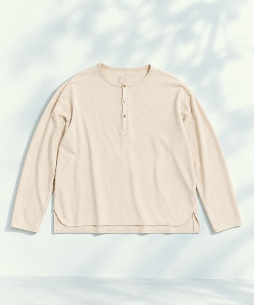 THE TOKYO(ザトウキョウ)の「【SILKα/シルクアルファ】SILK α Henry Neck L/S Tee(Tシャツ/カットソー・メンズ・ブラック/アイボリー・48/46)」の2枚目の写真