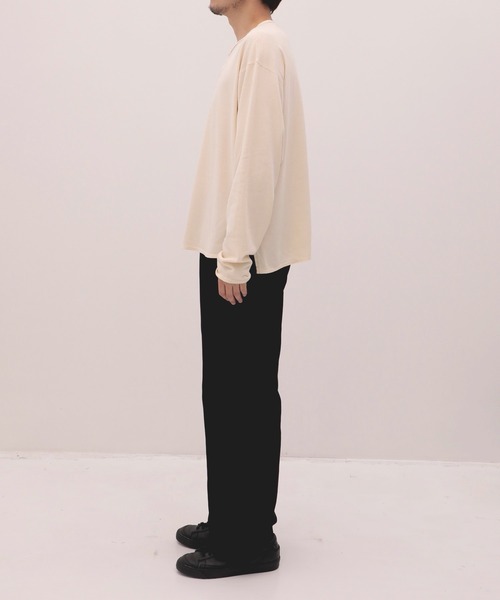 THE TOKYO(ザトウキョウ)の「【SILKα/シルクアルファ】SILK α Henry Neck L/S Tee(Tシャツ/カットソー・メンズ・ブラック/アイボリー・48/46)」の4枚目の写真