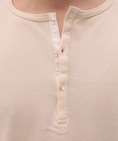 THE TOKYO(ザトウキョウ)の「【SILKα/シルクアルファ】SILK α Henry Neck L/S Tee(Tシャツ/カットソー・メンズ・ブラック/アイボリー・48/46)」の6枚目の写真