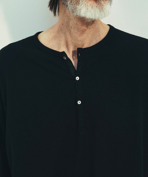 THE TOKYO(ザトウキョウ)の「【SILKα/シルクアルファ】SILK α Henry Neck L/S Tee(Tシャツ/カットソー・メンズ・ブラック/アイボリー・48/46)」の13枚目の写真