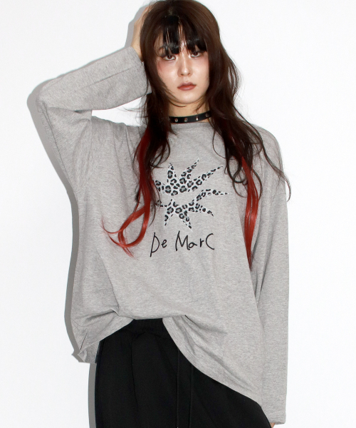 DEMARC(ドゥマーク)の「Bomb-star グラフィック長袖Tシャツ - グレー(Tシャツ/カットソー・レディース・その他・MEDIUM/LARGE)」の1枚目の写真