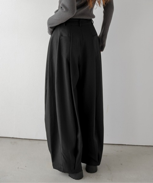 AMELY(エミリー)の「前後タック ワイド―カーブパンツ 立体シルエット/ウエストマーク/リラクシー(その他パンツ・レディース・グレー/ブラウン/ブラック/ベージュ・L/M)」の22枚目の写真