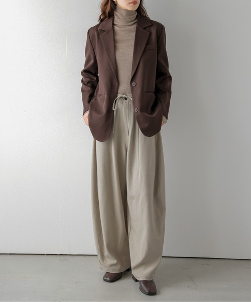 AMELY(エミリー)の「前後タック ワイド―カーブパンツ 立体シルエット/ウエストマーク/リラクシー(その他パンツ・レディース・グレー/ブラウン/ブラック/ベージュ・L/M)」の10枚目の写真