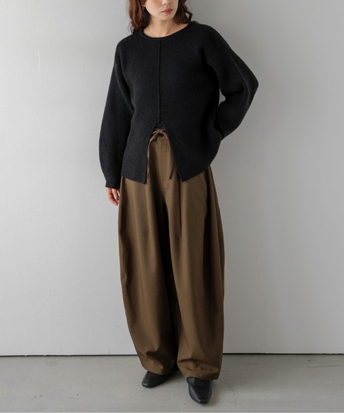 AMELY(エミリー)の「前後タック ワイド―カーブパンツ 立体シルエット/ウエストマーク/リラクシー(その他パンツ・レディース・グレー/ブラウン/ブラック/ベージュ・L/M)」の6枚目の写真