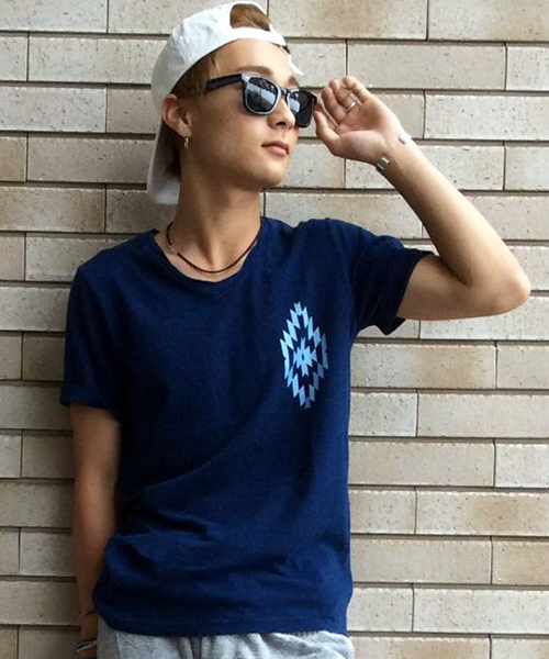 VENCEEXCHANGE（ヴァンスエクスチェンジ）の「インディゴプリント半袖T          （Tシャツ/カットソー・メンズ・ネイビー/グレー/ブルー・SMALL/LARGE/MEDIUM）」の2枚目の写真