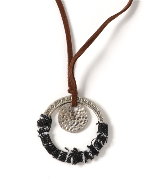 チャイハネ（チャイハネ）の「【チャイハネ】デニムリング ロングネックレス（ネックレス・レディース・ブラック/インディゴブルー/ブルー・FREE）」の2枚目の写真