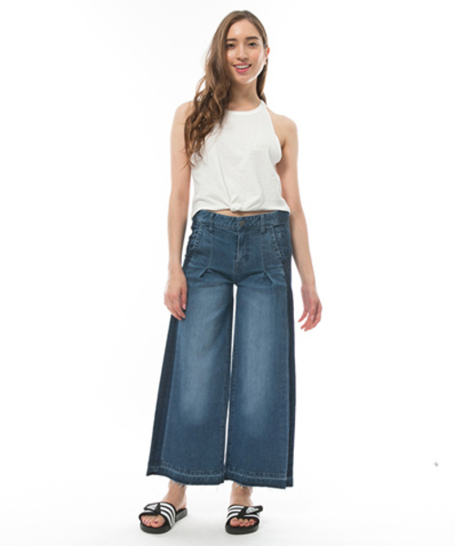 BILLABONG(ビラボン)の「BILLABONG レディース デニムワイドパンツ(デニムパンツ・レディース・ブルー/インディゴブルー・LARGE/MEDIUM/SMALL)」の18枚目の写真