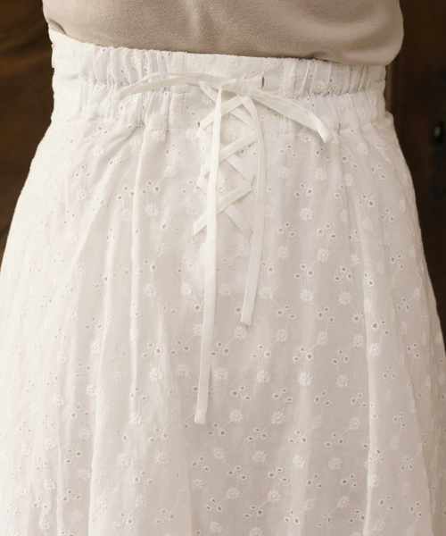 one after another NICE CLAUP（ワンアフターアナザーナイスクラップ）の「後ろレースアップコットンレーススカート（スカート・レディース・ベージュ/ブラウン/オフホワイト/ブルー系その他・FREE）」の20枚目の写真