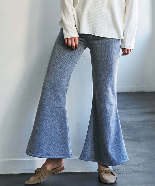 GeeRA(ジーラ)の「リブカットフレアーパンツ(その他パンツ・レディース・ブラック/ベージュ/グレー・MEDIUM/LARGE/X-LARGE)」の2枚目の写真
