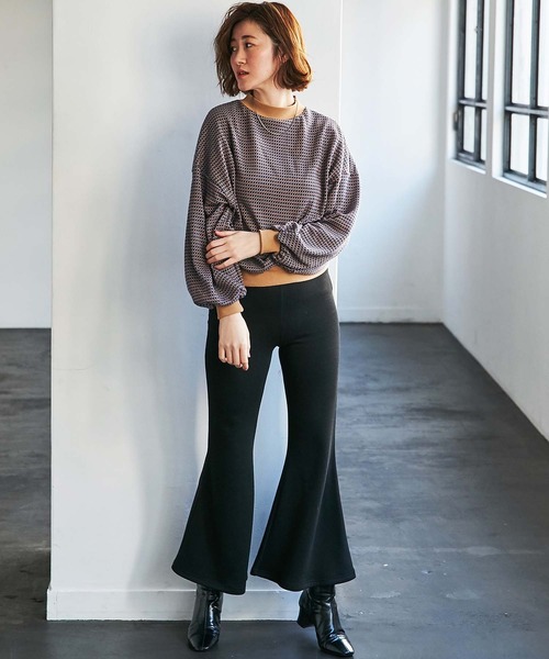 GeeRA(ジーラ)の「リブカットフレアーパンツ(その他パンツ・レディース・ブラック/ベージュ/グレー・MEDIUM/LARGE/X-LARGE)」の4枚目の写真