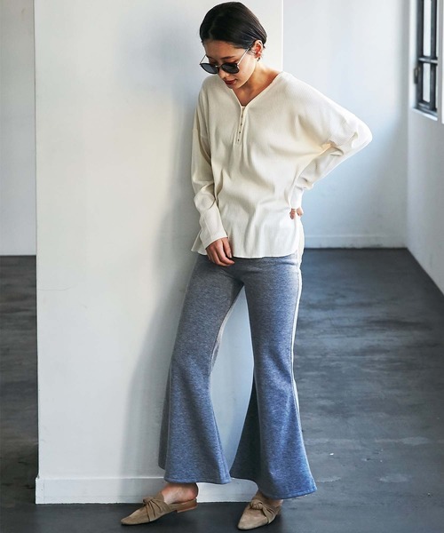 GeeRA(ジーラ)の「リブカットフレアーパンツ(その他パンツ・レディース・ブラック/ベージュ/グレー・MEDIUM/LARGE/X-LARGE)」の7枚目の写真