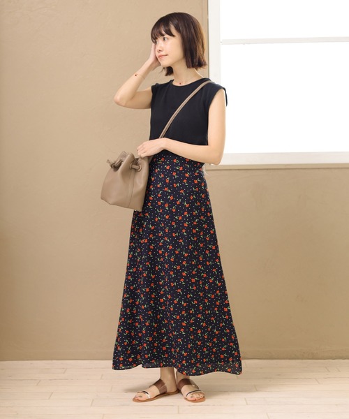 SESTO（セスト）の「PVCクリア素材のスクエアトゥスリッパミュールフラットサンダル（サンダル・レディース・ブラック/ブラウン/アイボリー/ブラック×シルバー・LL/3L/S/M/L）」の17枚目の写真