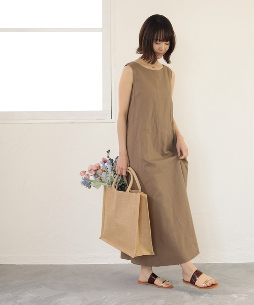 SESTO（セスト）の「PVCクリア素材のスクエアトゥスリッパミュールフラットサンダル（サンダル・レディース・ブラック/ブラウン/アイボリー/ブラック×シルバー・LL/3L/S/M/L）」の22枚目の写真