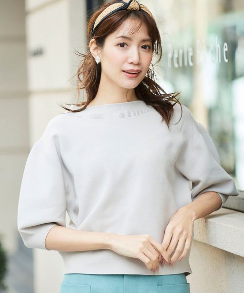 Perle Peche(ペルルペッシュ)の「コットンストレッチボリュームスリーブニット(ニット/セーター)」|グレイッシュベージュ