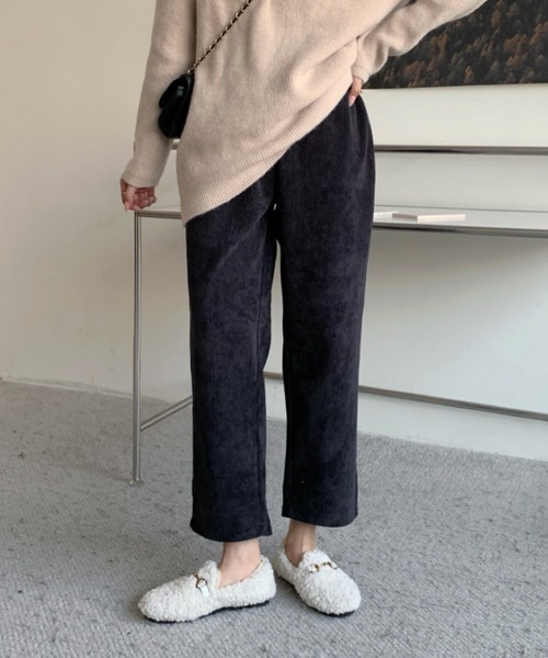 emi+（エミプラス）の「コーデュロイセミワイドパンツ（その他パンツ・レディース・ブラック/ブラウン/アイボリー/キャメル/カーキ/ブルーグレー/ベージュ/ネイビー/チャコールグレー・S/M/L）」の4枚目の写真