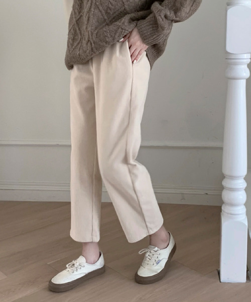 emi+（エミプラス）の「コーデュロイセミワイドパンツ（その他パンツ・レディース・ブラック/ブラウン/アイボリー/キャメル/カーキ/ブルーグレー/ベージュ/ネイビー/チャコールグレー・S/M/L）」の2枚目の写真