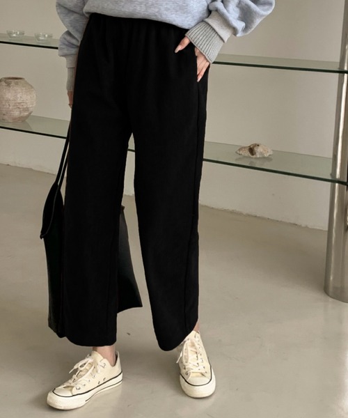 emi+（エミプラス）の「コーデュロイセミワイドパンツ（その他パンツ・レディース・ブラック/ブラウン/アイボリー/キャメル/カーキ/ブルーグレー/ベージュ/ネイビー/チャコールグレー・S/M/L）」の3枚目の写真